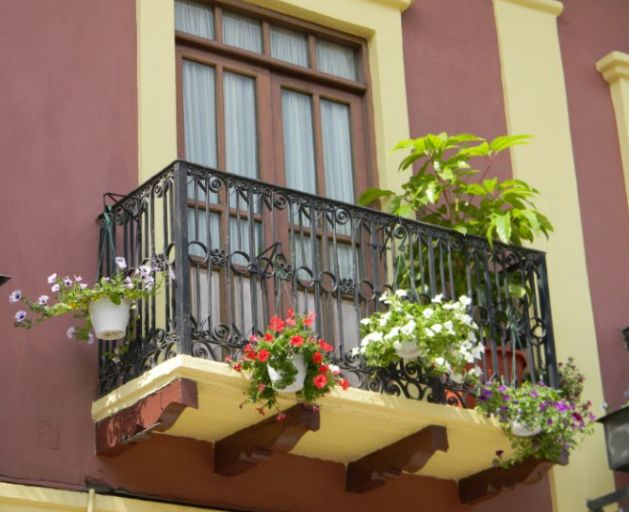 Cuenca balconies will overflow with flowers