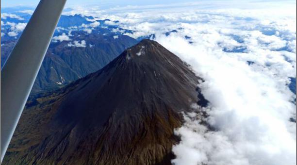 Warning for hikers, seismic activity from the Sangay Volcano