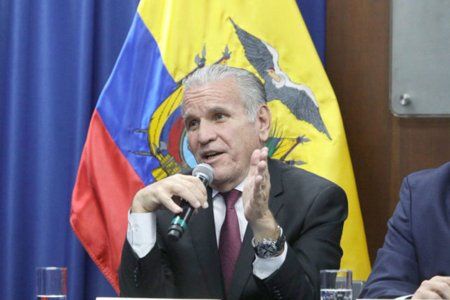 Ecuador public companies ready to be given in concession or liquidated