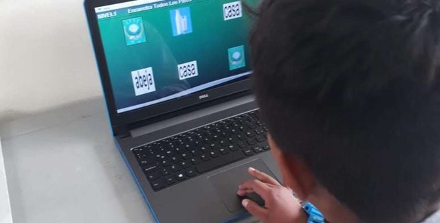 Ecuadorian students develop educational software to learn sign language