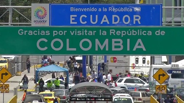 Venezuelans being allowed to pass through Ecuador