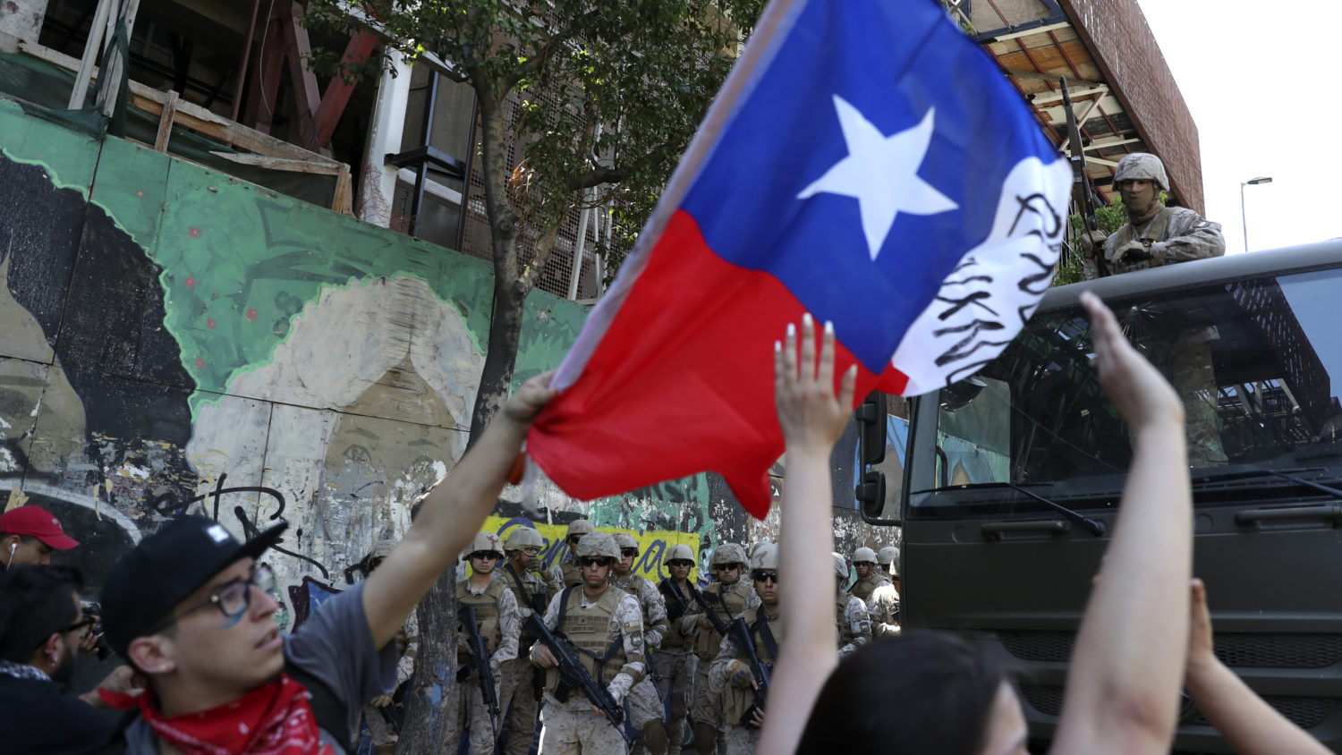Ecuadorian dies participating in protests in Santiago Chile