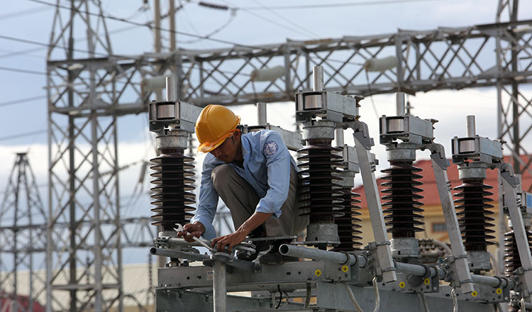 Over 1.7 million Ecuadorian households received electricity subsidies this year