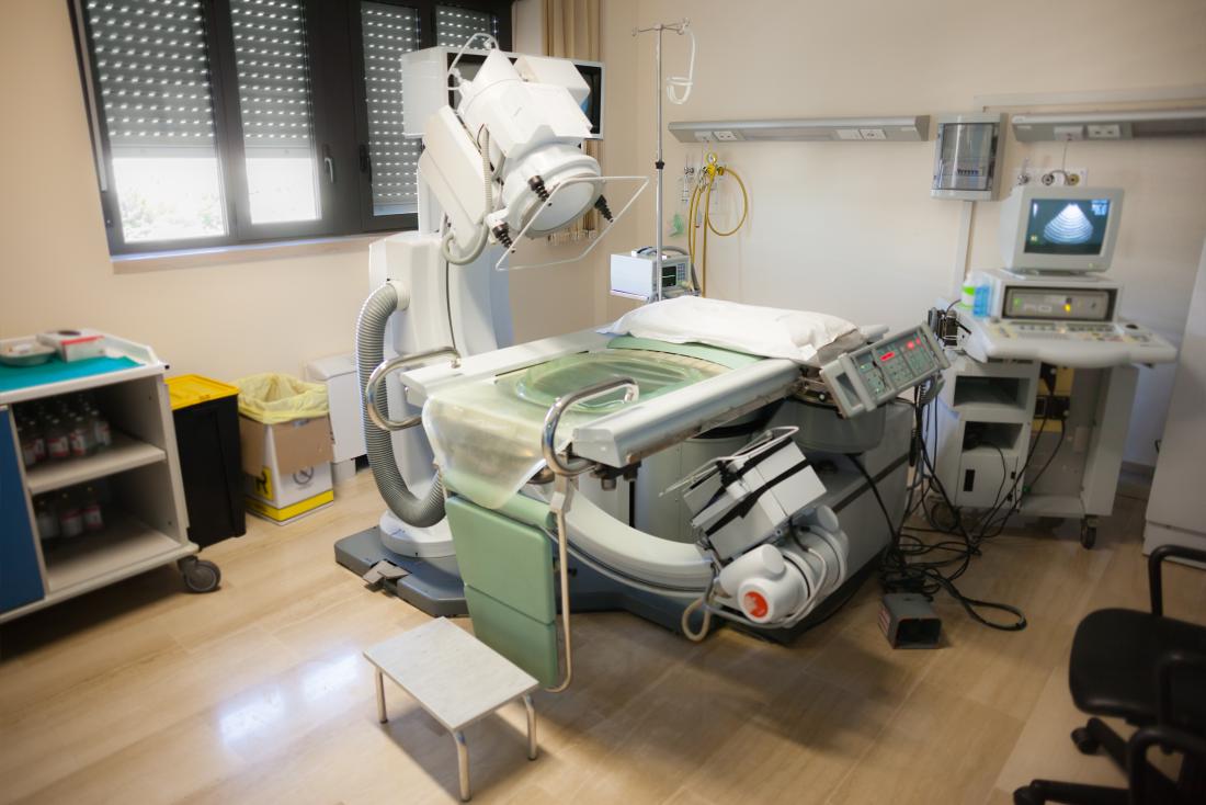 Minimally invasive procedures for kidney stones being performed at regional hospital in Cuenca