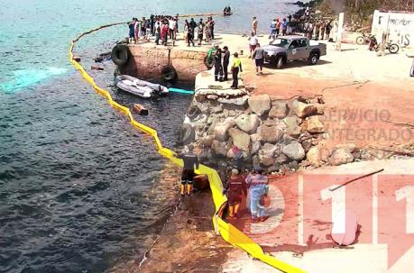 Damage from sunken Galápagos barge quickly contained