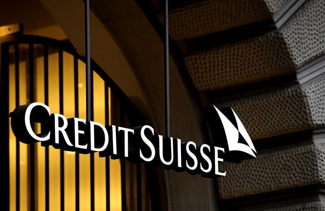 Credit Suisse to purchase $800 million of Ecuador external debt, country risk falls in response