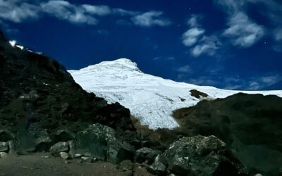 Search for missing climbers on Cayambe halted due to weather conditions