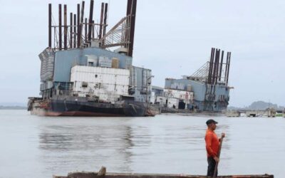 Karpowership Barge Emre Bey Set to Anchor in Guayaquil’s Abandoned Dockyard