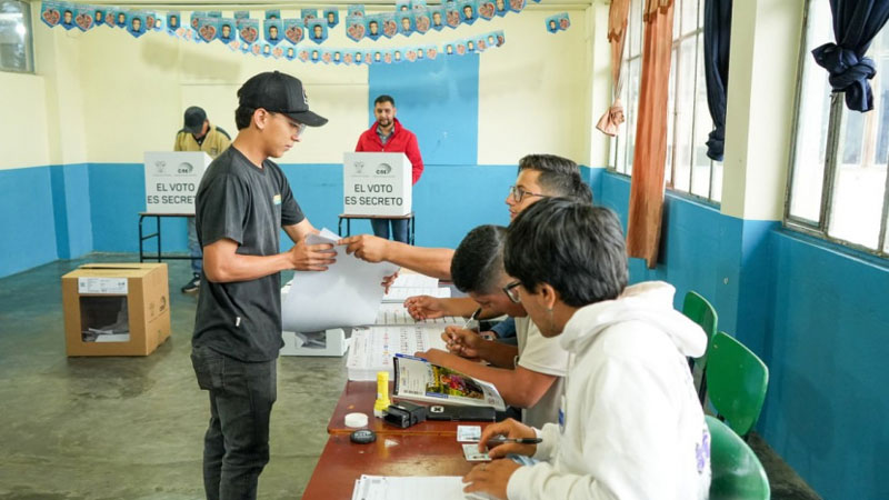 Constitutional Court Backs Cell Phone Ban at Polls as Runoff Nears