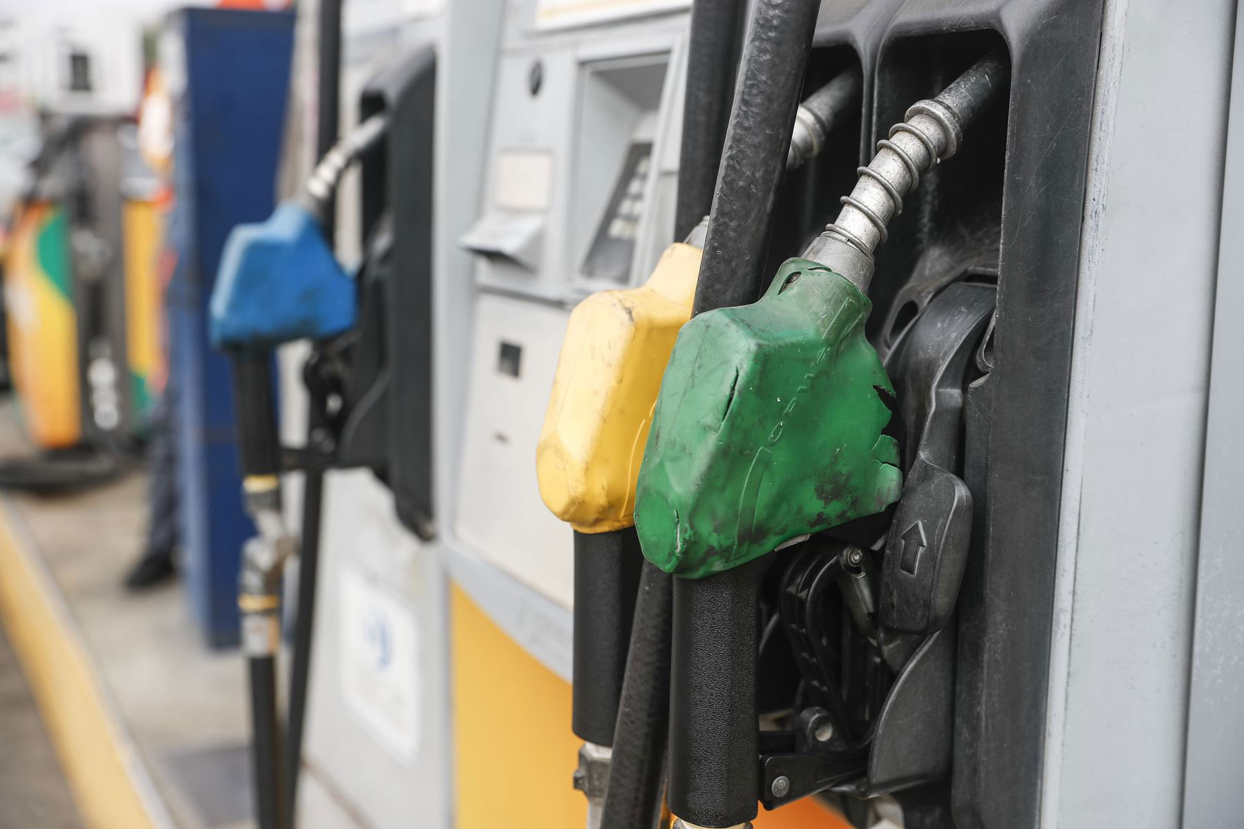 Ecuador’s diesel prices rise but remain below regional and international levels