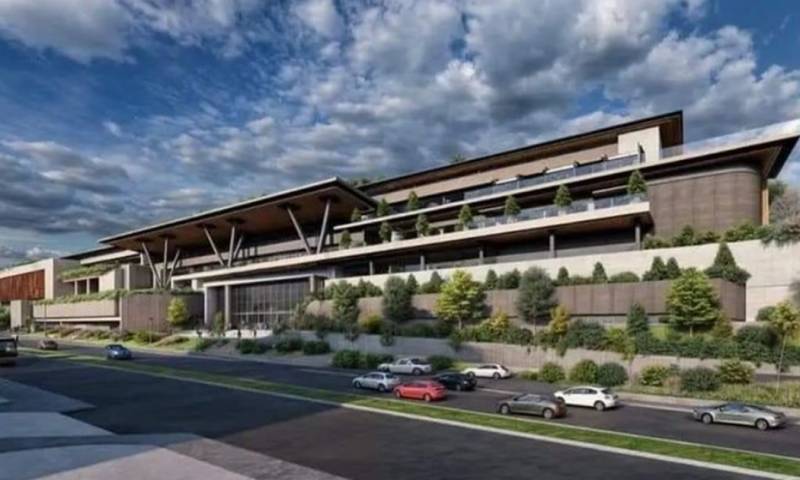 Cuenca’s shopping plazas reshape city life amid rapid urban expansion