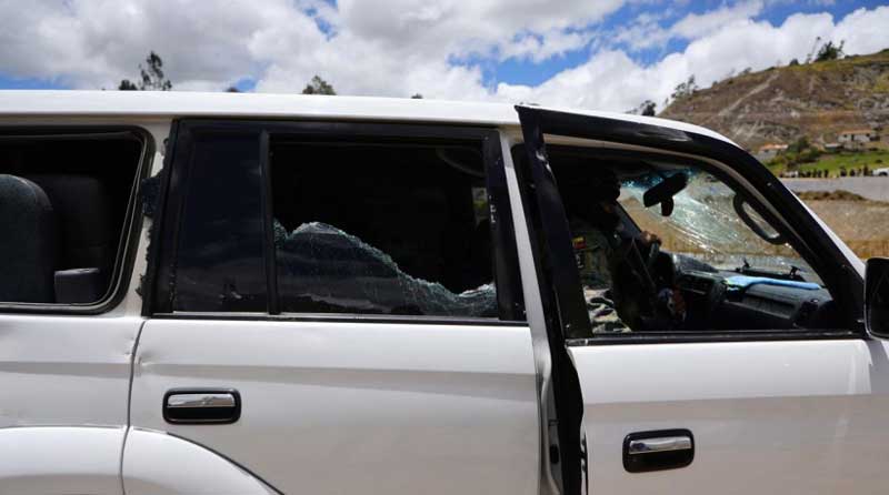 Noboa-vows-to-jail-attackers-after-ambush-on-presidential-motorcade-in-Canar