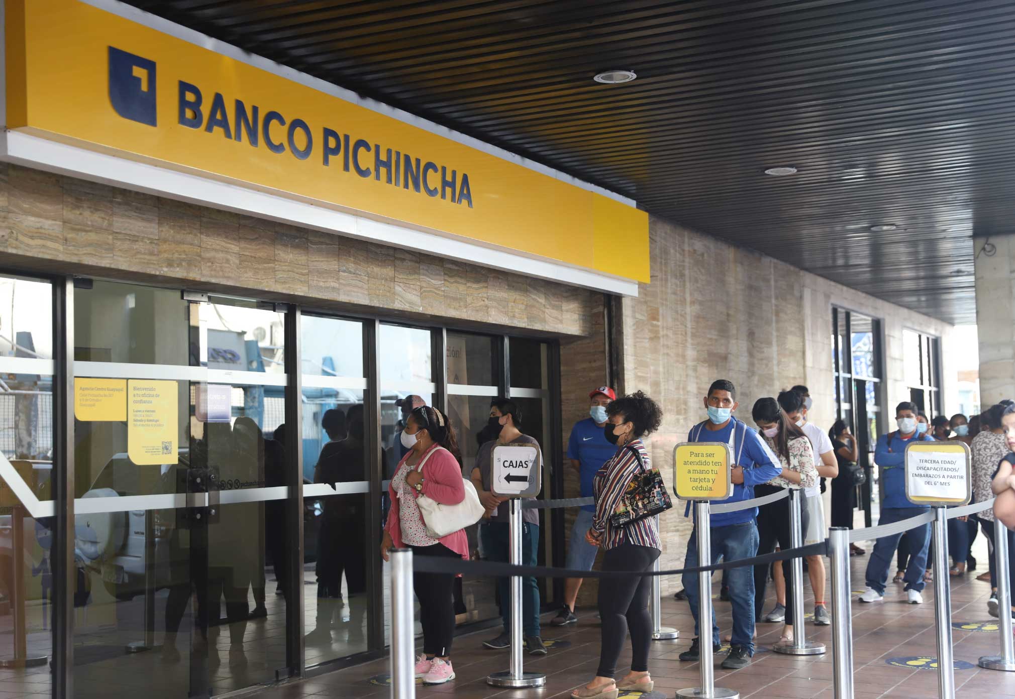 Ecuadorian’s-fragile-finances-expose-a-nation-struggling-to-stay-afloat