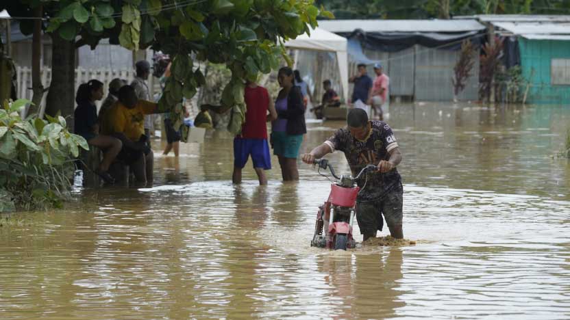Early El Niño rains leave 24 emergencies open across six Ecuador provinces