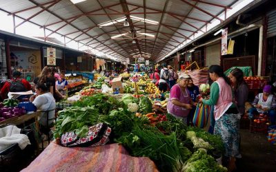 Cuenca Shoppers Pay More as Prices Jump at the Feria Libre